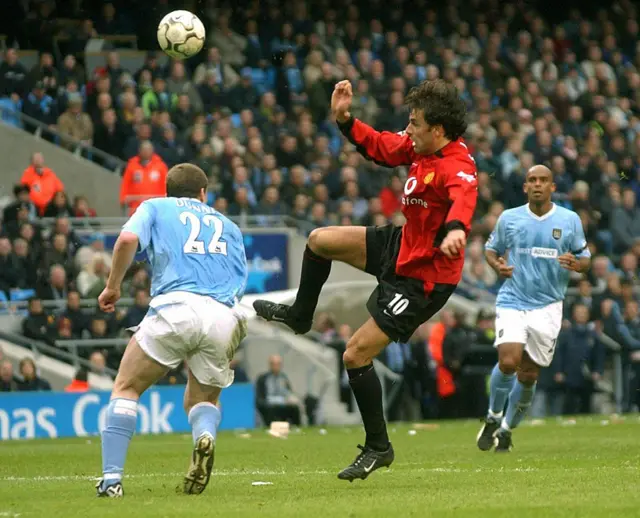 Ruud van Nistelrooy playing for Man Utd