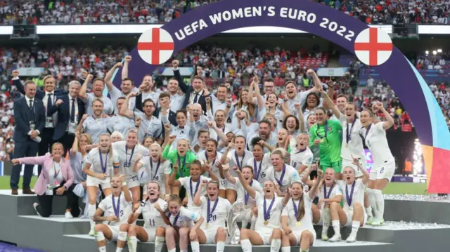 England women celebrate winning Euro 2022