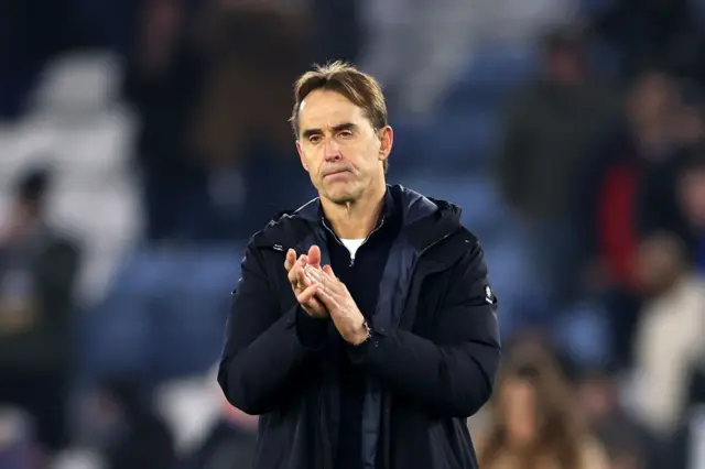 Julen Lopetegui claps the fans