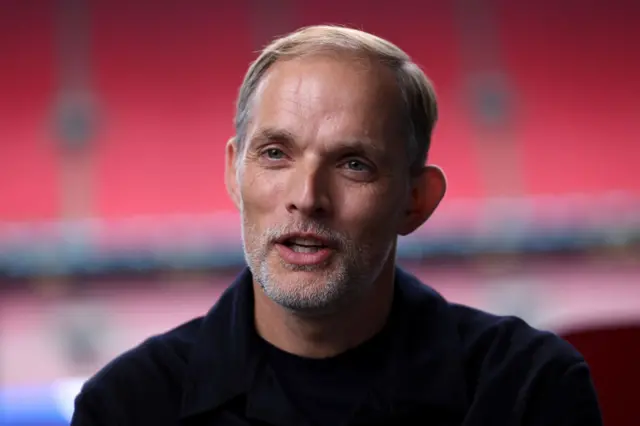 Thomas Tuchel in discussion