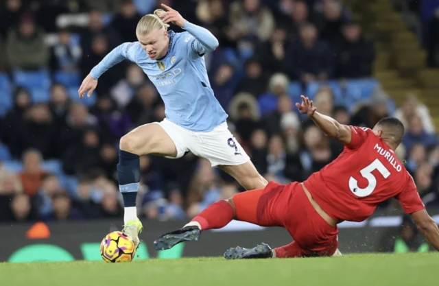 Erling Haaland controls the ball
