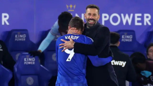 Ruud van Nistelrooy embraces Jamie Vardy