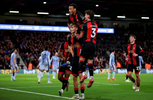 Bournemouth players cleebrate their goal v Tottenham