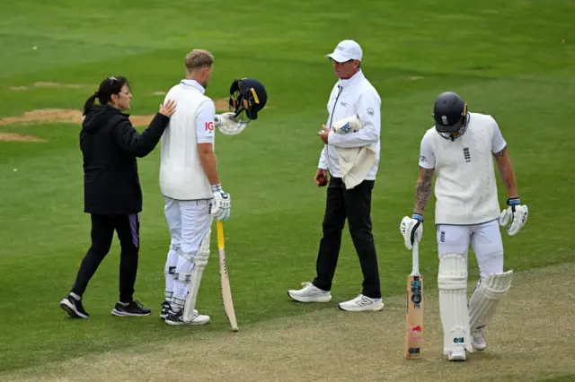 Joe Root changes helmet