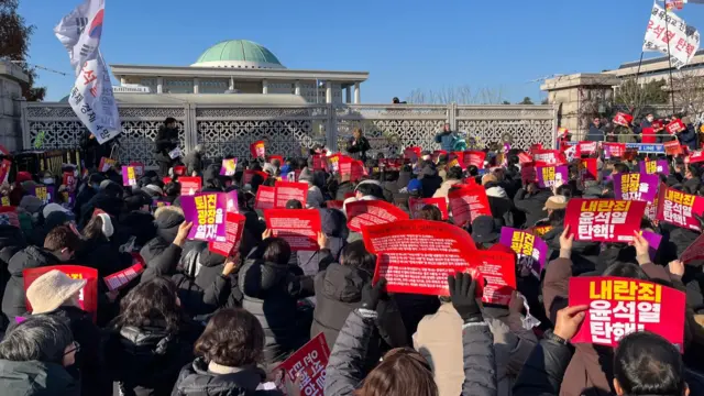 Protests right in front of Parliament