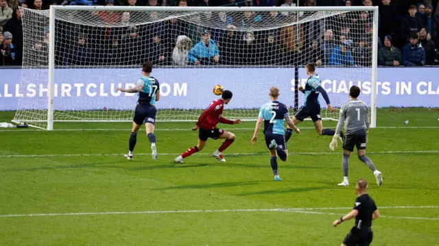 Harvey Knibbs equalises for Reading at Wycombe