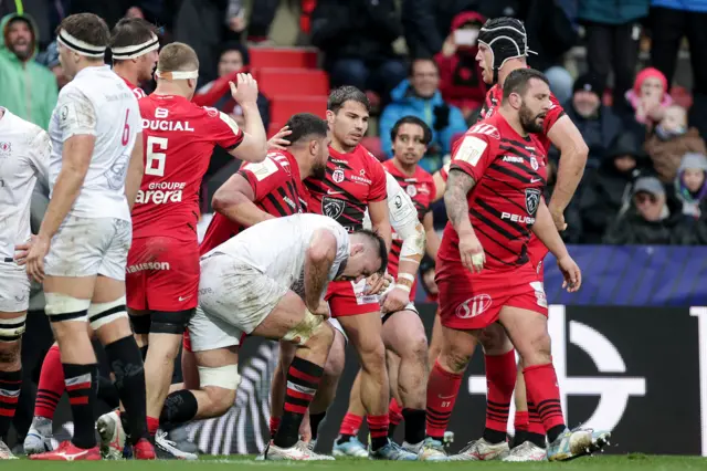 Emmanuel Meafou scores his try