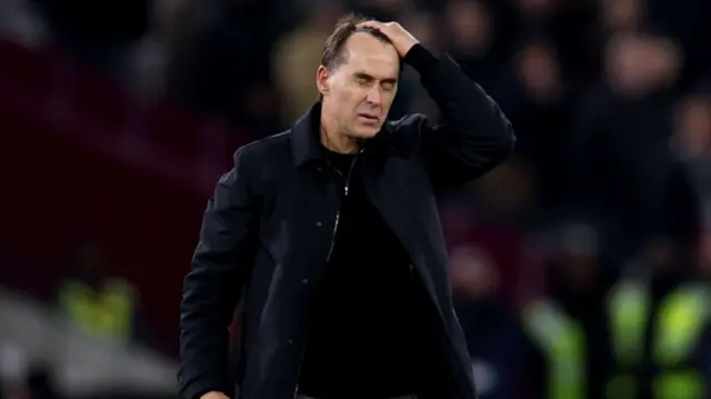 Julen Lopetegui, Manager of West Ham United, reacts