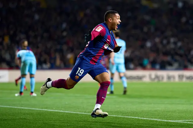 Vitor Roque of FC Barcelona celebrates