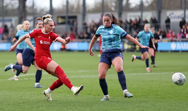 Melissa Lawley of Liverpool takes a shot