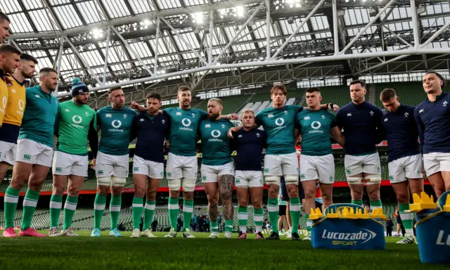 Ireland team talk during the captain's run