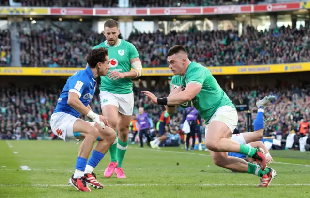 Dan Sheehan scores a try