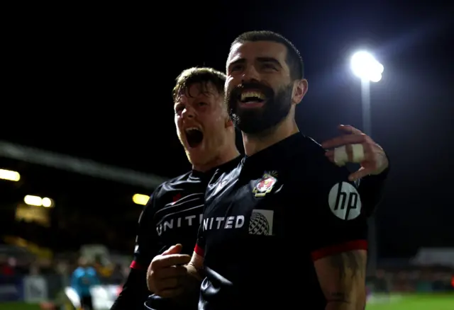 Elliot Lee scores for Wrexham