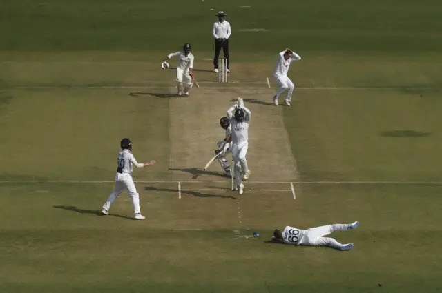 Joe Root drops catch off Rohit