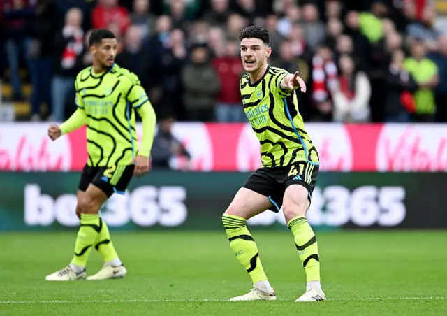 Declan Rice instructs team mates