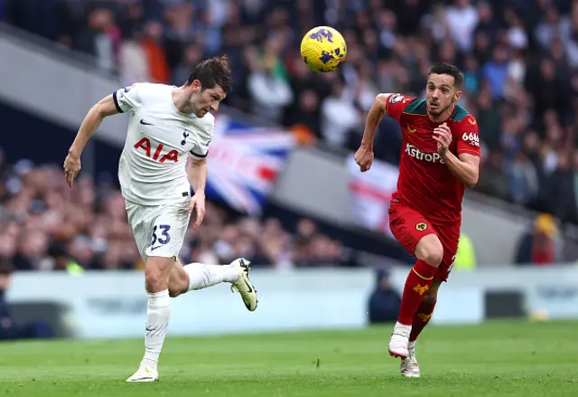 Ben Davies of Tottenham Hotspur and Pablo Sarabia