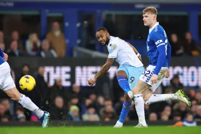 Jordan Ayew scores for Crystal Palace at Everton