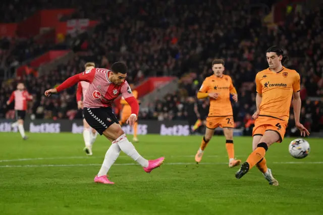 Che Adams shoots wide for Southampton