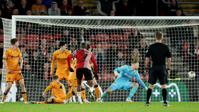 Joe Aribo scores for Southampton against Hull