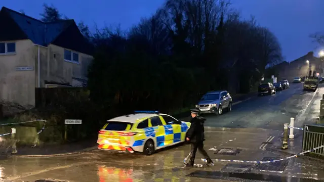 Cordon on Royal Navy Avenue