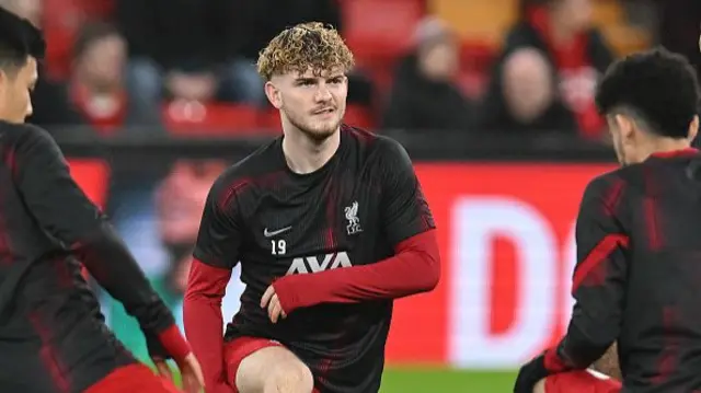 Harvey Elliott of Liverpool warms up