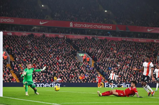 Luis Diaz of Liverpool misses a chance