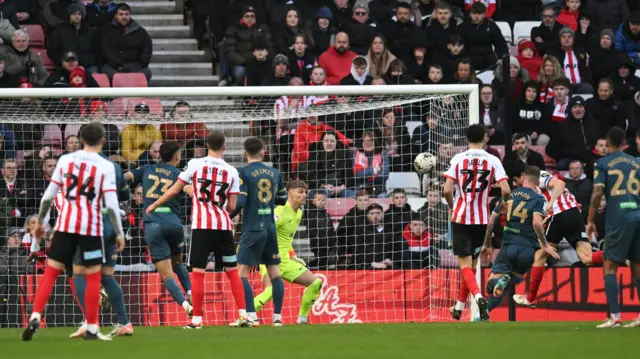 Luke O'Nien scores for Sunderland