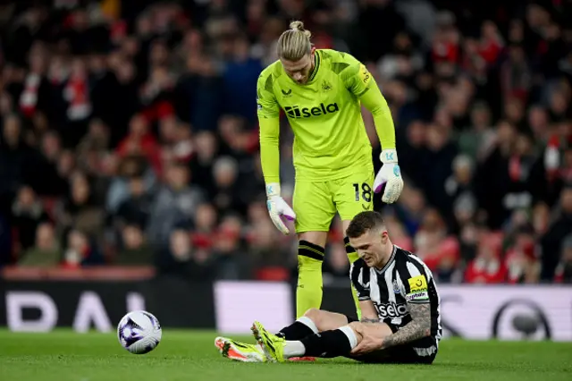 Loris Karius of Newcastle United checks on teammate Kieran Trippier