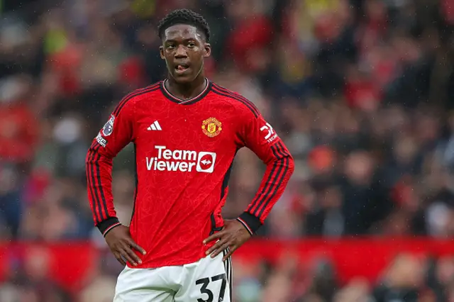 Kobbie Mainoo of Manchester United looks dejected