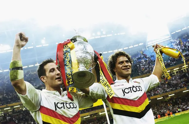 Lee Gilmour and Tevita Vaikona of Bradford Bulls celebrating winning the 2003 Challenge Cup.