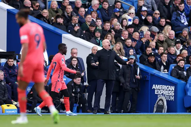 Sean Dyche, Manager of Everton, reacts