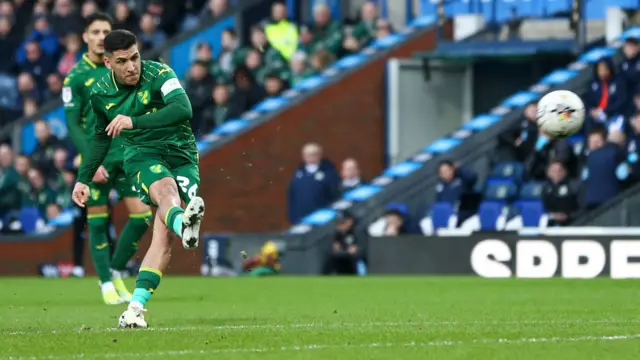 Marcelino Nunez scores for Norwich