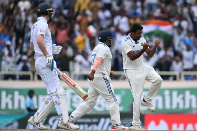 Ravichandran Ashwin celebrate wicket