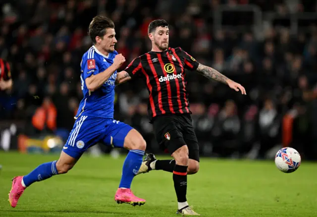 Dennis Praet and Marcos Senesi