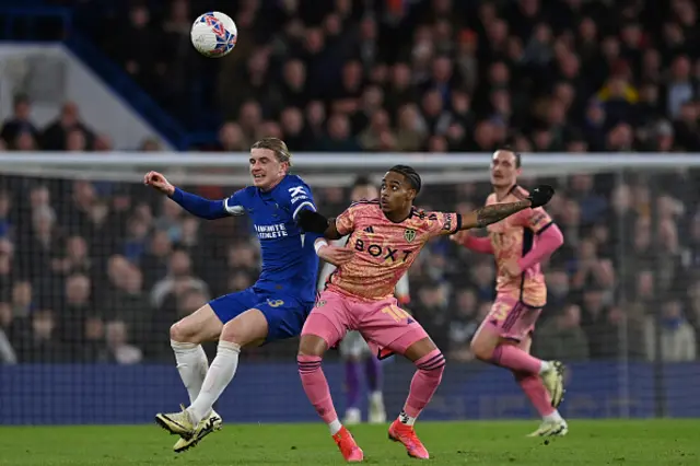 Conor Gallagher (L) vies with Leeds United's Dutch striker #10 Crysencio Summerville