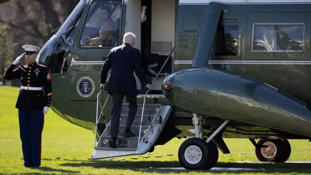 U.S. President Joe Biden boards Marine One at the White House in Washington, U.S., February 29, 2024. REUTERS/Tom Brenner