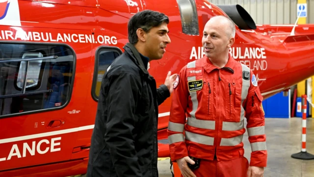 Rishi Sunak meets Air Ambulance crew