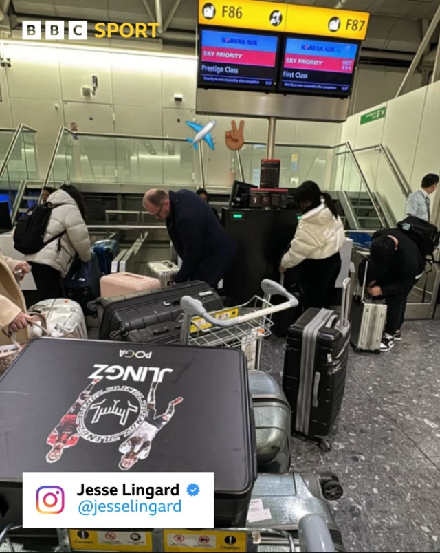 Lingard checks in a the airport