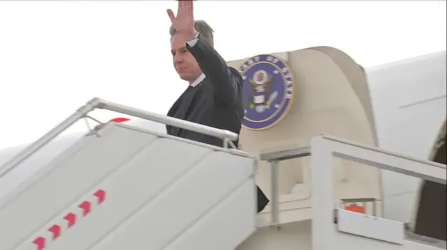 Antony Blinken steps off the plane in Riyadh