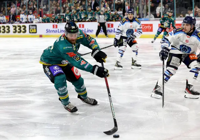 Giants Blake Speers in second period action against Blaze