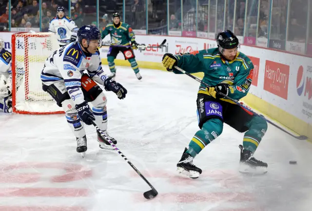 First period action between Giants and Blaze