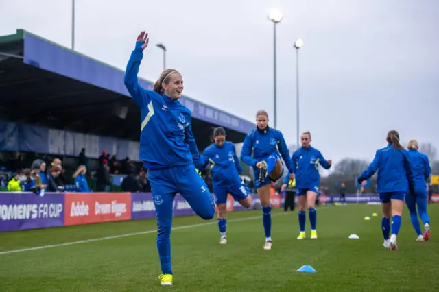 Everton warm up.