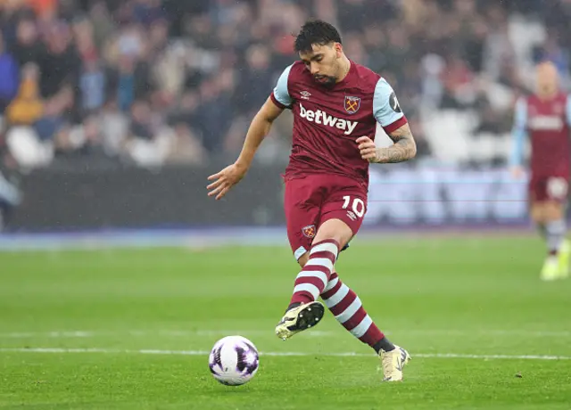 Lucas Paqueta of West Ham United scores