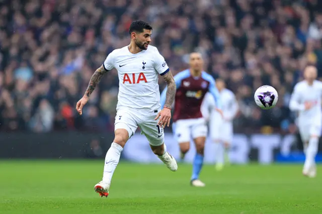 Cristian Romero of Tottenham Hotspur on the ball