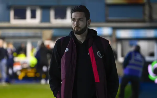 Craig Gordon arrives at Cappielow