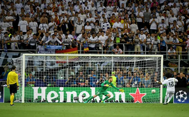 Marcelo scores in the UCL final shootout in 2016.