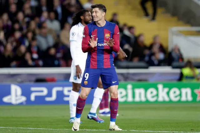 Lewandoski claps his teammates pass.