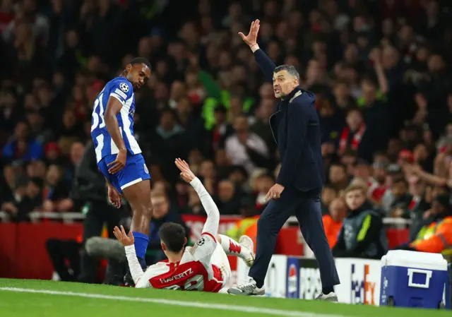 Conceicao gestures instructions,