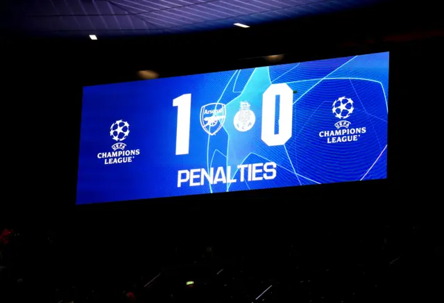 The scoreboard shows a penalty shootout will take place.