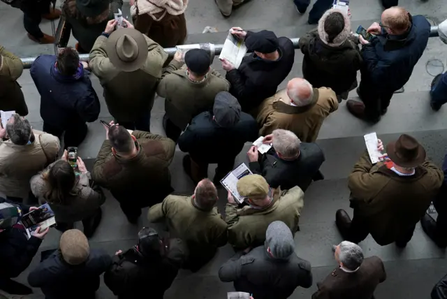 Racegoers